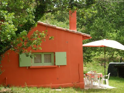 Gite le Cigalou, petite villa 4-5 places en pleine nature, à 600 de Collobrières, Gîte à Collobrières