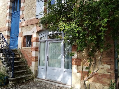 Gîte Sarrant Heureux, Gîte à Sarrant