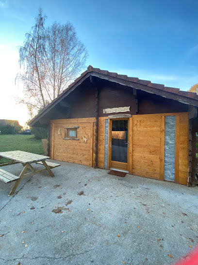 Petit Chalet Du Mouralet, Gîte à Valzin en Petite Montagne