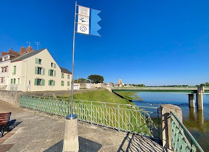 GÎTE LA VUE LOIRE, Gîte à Saint-Denis-de-l'Hôtel