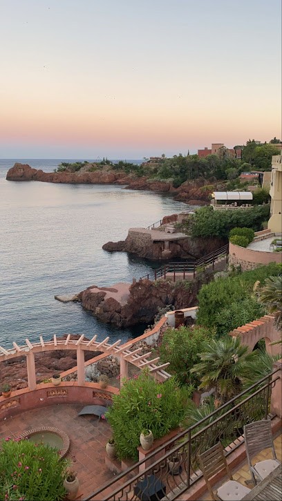 Villa Le Rocher D'Or, Gîte à Théoule-sur-Mer