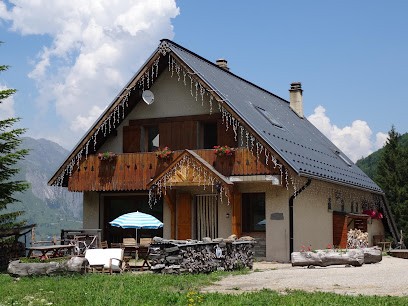La Taniere de L'ours Sarl, Gîte au Bourg-d'Oisans