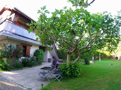 Les Gîtes de Josefine & Voltaire, Gîte à Ornex