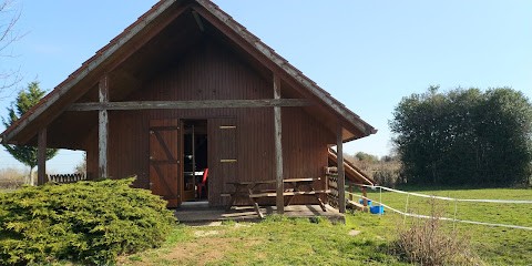 Petit chalet dans la Prairie - COMET Pierre et DUBAU Isabelle, Gîte à La Roche-en-Brenil