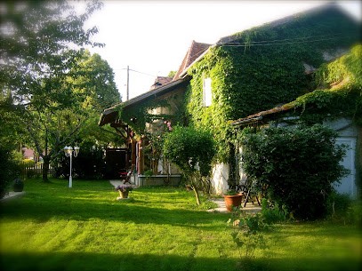 SARL YANOU, Gîte à Malaussanne