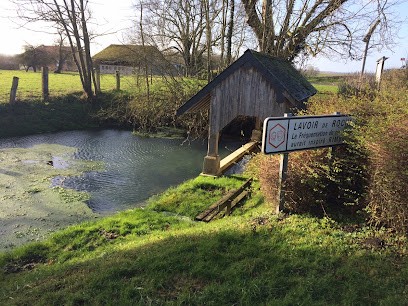 Le Gite Du Lac De Bairon, Gîte à Sauville