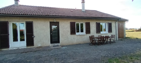 Gite Des 4 Chemins, Gîte à Rézentières