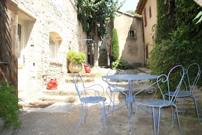 Le Chat Rouge : Gîte de charme et caractère (Lubéron, Provence, Vaucluse), Gîte à Robion