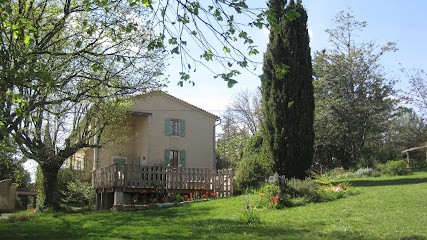 Chambres d'hôtes Bed & Breakfast, Gîtes (Gästezimmer Lubéron Alpes de Haute Provence) : Vitaverde, Gîte à Cruis