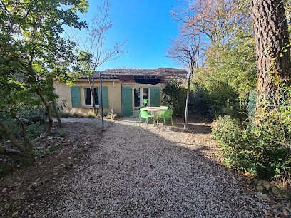 Domaine Santalou : Gîtes et lieu de bien-être en Drôme Provençale et Tricastin, Gîte à Saint-Paul-Trois-Châteaux