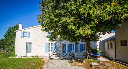 A l'Ombre du Tilleul - Gites Charente Maritime, Gîte à Sainte-Gemme