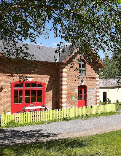 Gîte La Petite Maison Eparcy, Gîte à Éparcy