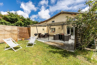 Gîtes avec piscine, à la campagne, proche plage dans le Médoc, gîte grande capacité en Gironde, Gîte à Lesparre-Médoc