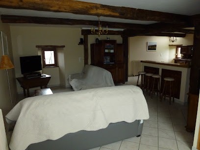 Salvan Jean-Claude, Gîte à Saint-Symphorien-de-Thénières