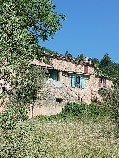 La Maison Pas Pareille, Gîte à Estoublon