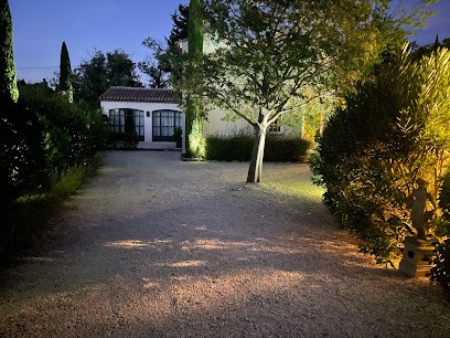 Le Mas Des Lauriers, Gîte à Paradou