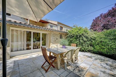 Domaine Bellavigne: Gîtes Avec Piscine Et Spa En Campagne, Avec Table D'hôtes, En Pleine Nature, Alpes-de-Haute-Provence, Gîte à Forcalquier