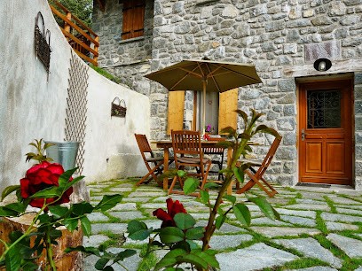 Ecogite Mercantour A la croisée des chemins, Gîte à Valdeblore