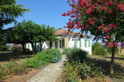 Gîte Le Plumbago - Location de vacances à Monteton, Gîte à Monteton