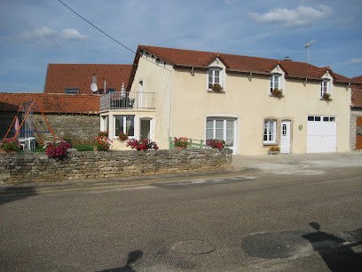 Gîte Rural Du Poirier Blot, Gîte à Semilly