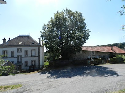 The Home Of The Villa Linden Trees, Gîte à Saint-Frion