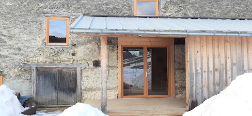 La Source - Domaine De La Combe, Gîte à La Pesse