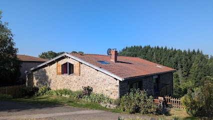 Gite Rural De Montmiront, Gîte à Chirassimont