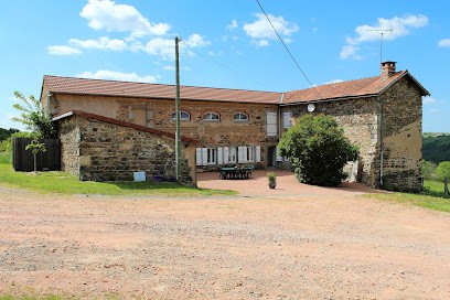 La Maison des Bonheurs, Gîte à Busset