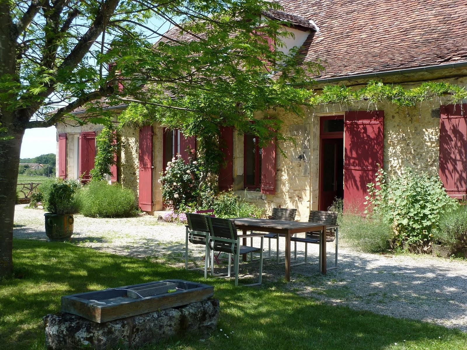 Domaine De Bellevue Cottage : Chambres D’hôtes, Cabane Perchée Et Gîtes De Charme Avec Piscine, à Bergerac En Dordogne, Gîte à Lembras
