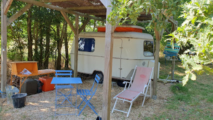 Les Divines Caravanes, Gîte à Valence-en-Poitou