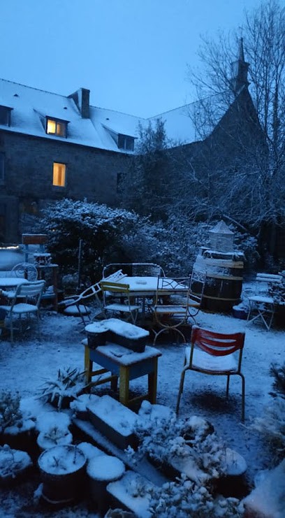 Le Couvent Alternatif Gîtes atypiques, Gîte à Camlez