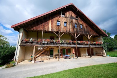 Les élevés De La Grange Colin, Gîte à Montperreux