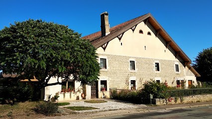 Gîtes Le Soleil Couchant, Gîte à Lanans