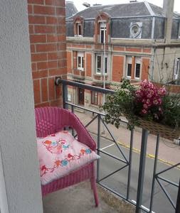 Alice Et Marie Au Pays Du Louvre, Gîte à Lens