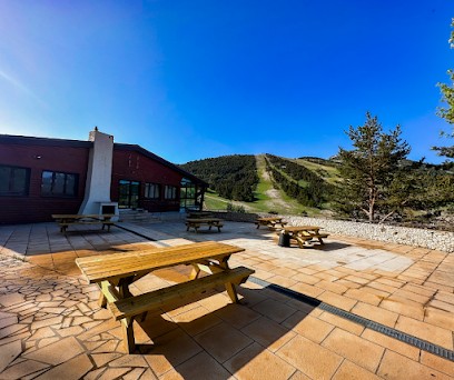 Auberge Alpina, Gîte à Gréolières