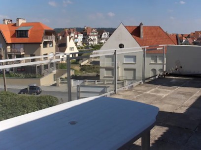 Gîte Hardelot-Plage 62 : Location gîte Vue mer devant la plage Villa répartie en 5 appartements dans le Pas de Calais., Gîte à Neufchâtel-Hardelot