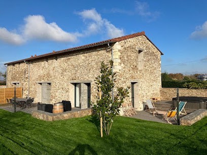 Les Gîtes Du Château De La Bretonnerie, Gîte à La Haie-Fouassière
