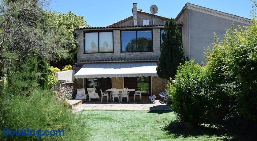 Les Grands Prés des Baronnies : Location gîtes au calme avec piscines, proche Buis-les-Baronnies, Drôme Provençale, Gîte à La Roche-sur-le-Buis