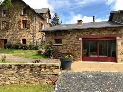 Gîte Des Pierres Fleuries, Gîte à Saint-Jal