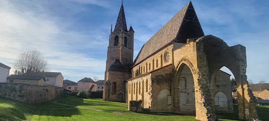 Le Clos De L'abbaye Gîte à la Bénisson-Dieu