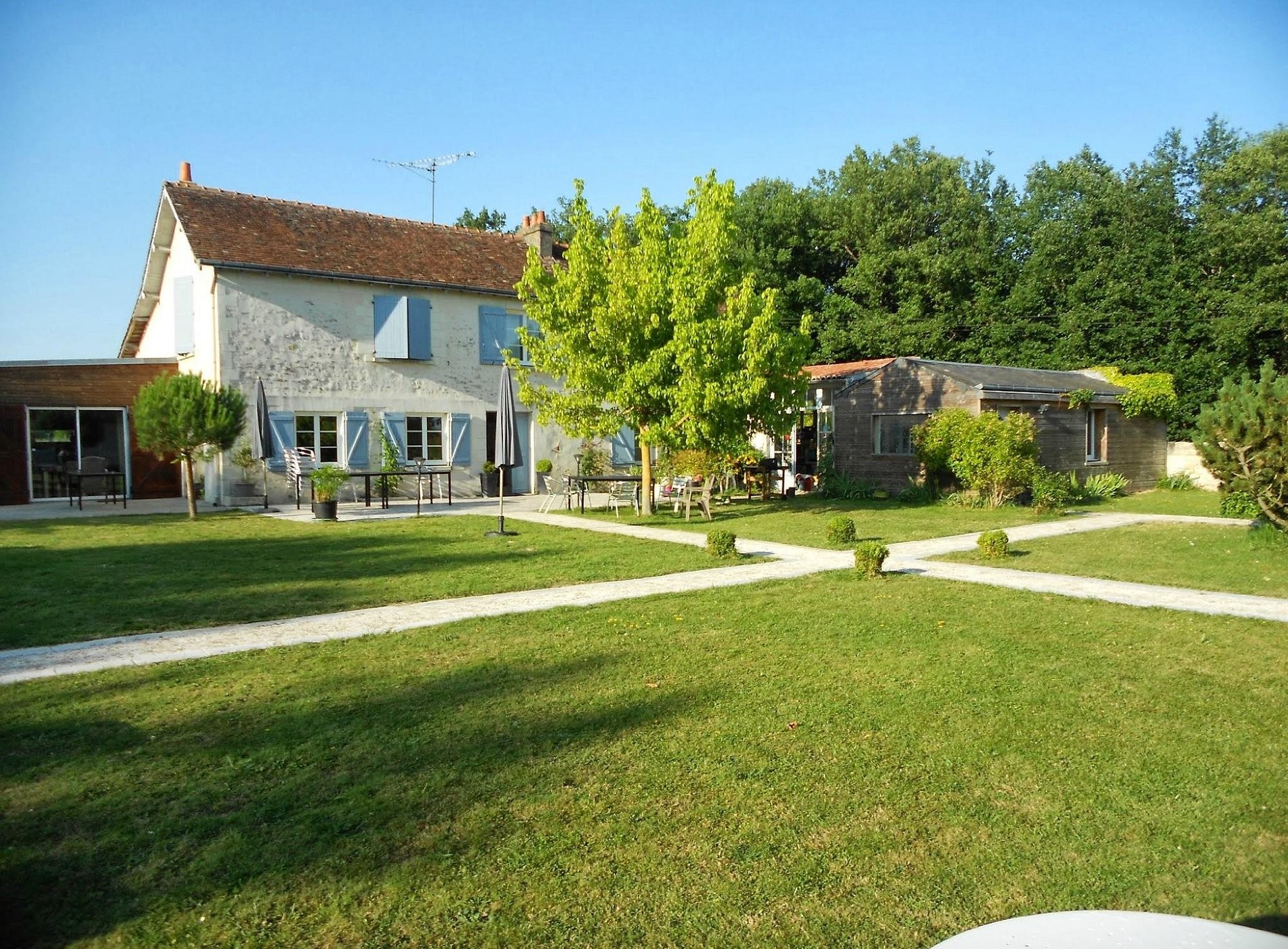 Gîte Domaine De Villevert Piscine Sauna Spa, Gîte à Luzé