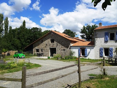 Gîte La Sansonnière Maison Bleue Le Pressoir, Gîte à La Haie-Fouassière