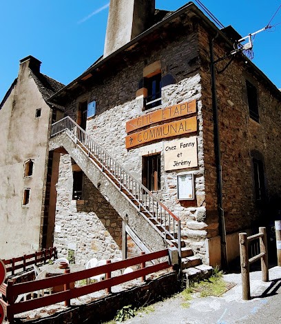 Gîte D'étape Chez Fanny Et Jérémy Saint Chely D'Aubrac, Gîte à Saint-Chély-d'Aubrac