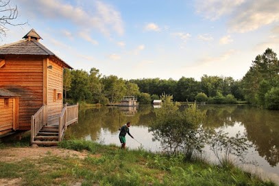 Les Cabanes magiques de l'Etang de Bazange, Gîte à Monfaucon