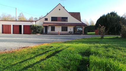 Gite Les Grandes Bretonnieres, Gîte à Semur-en-Vallon