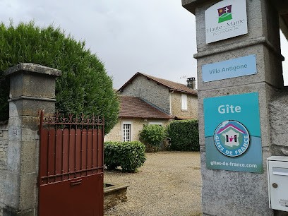 Gîte La Villa Antigone, Gîte au Montsaugeonnais