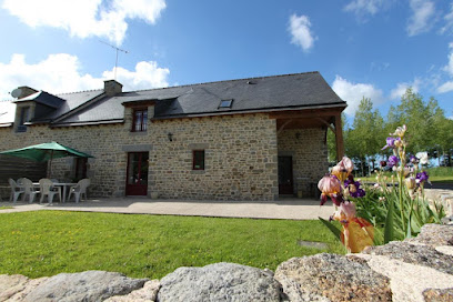 La Maison Rouge - Gîtes De France, Gîte à Baguer-Morvan