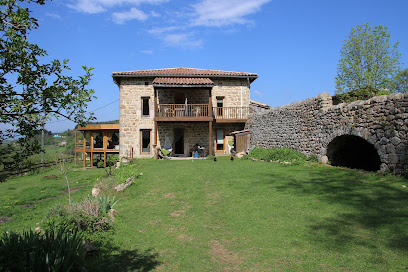 Lilodahu (Gîtes, Dômes & Animaux Rigolos), Gîte à Belsentes