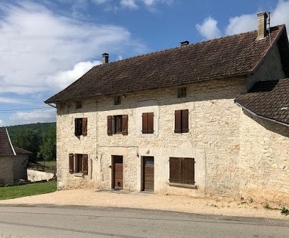 Maison Spacieuse, Gîte à Courtenay