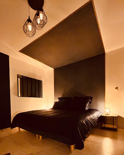 O Granit Secret " Love Room Dinan" Gîte au Hinglé